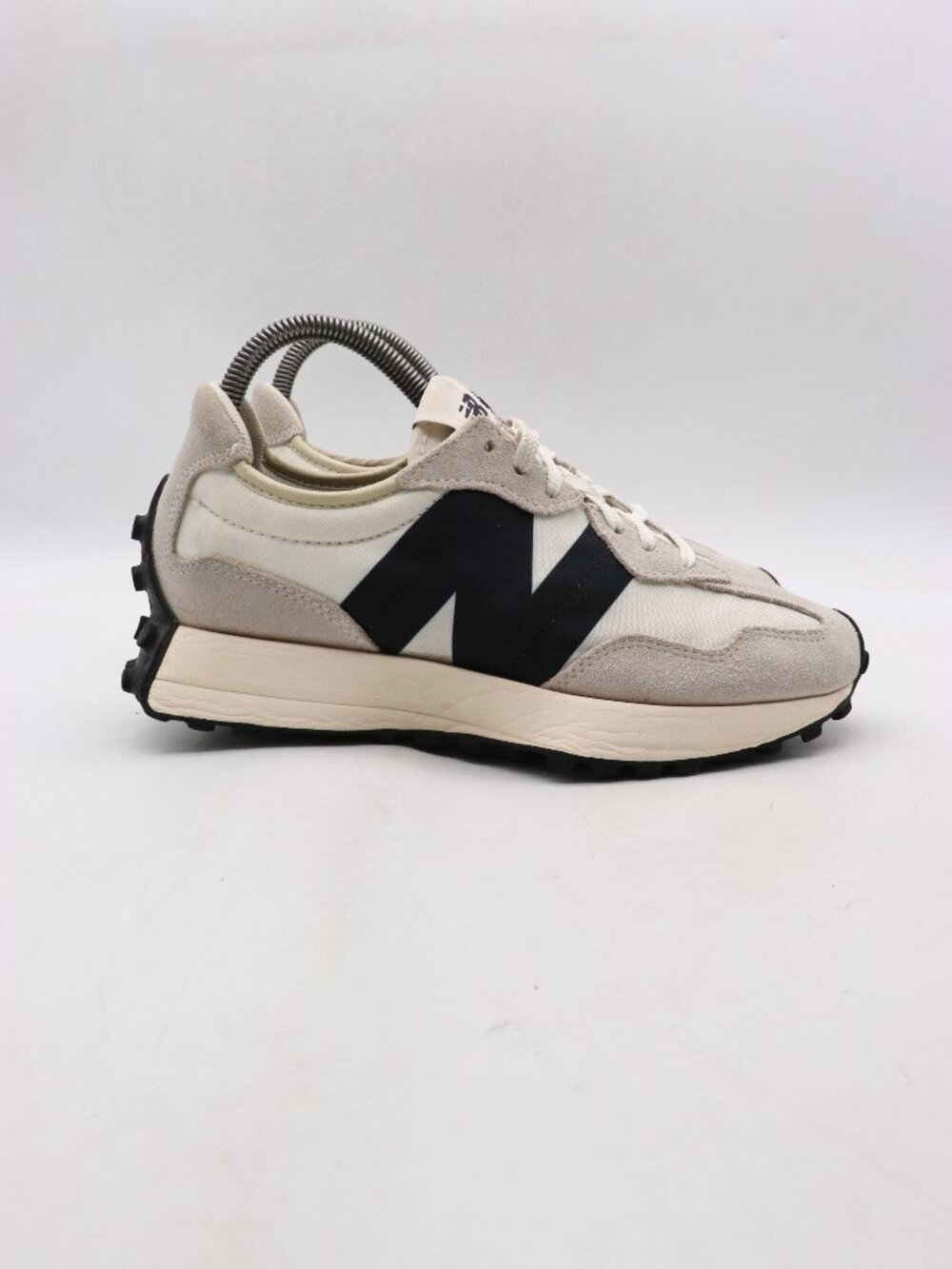 New Balance 327 Women's Size 7 B Shoes Sea Salt White Beige Black Suede WS327FE